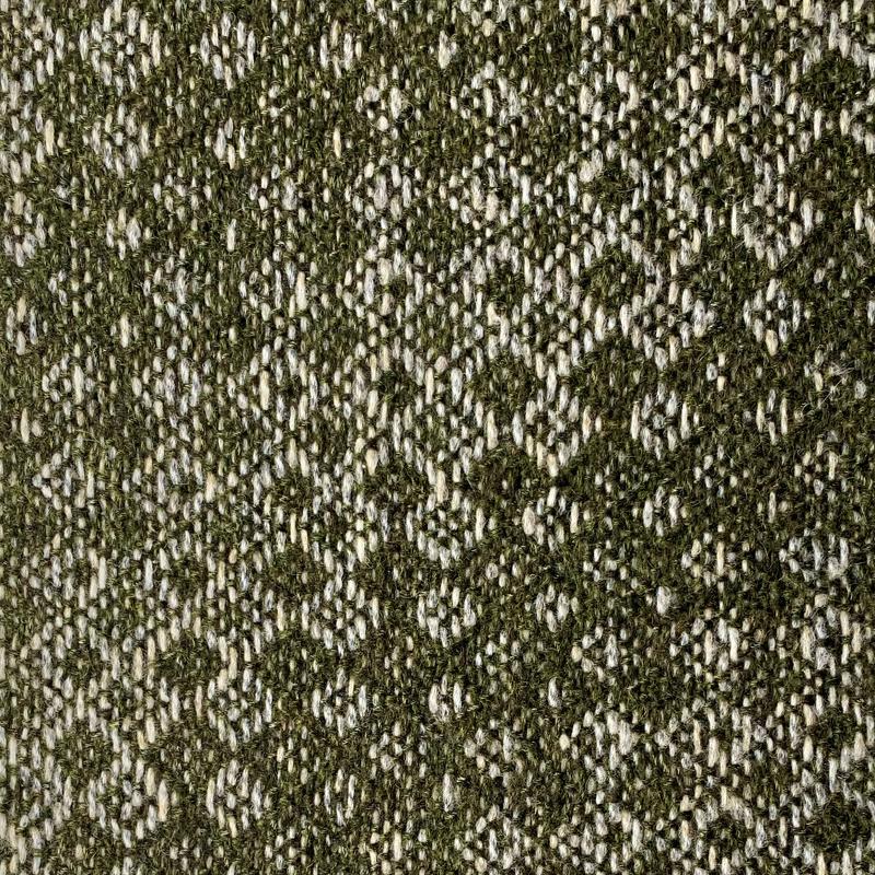 Close-up of the shawl with the diagonal from bottom left to top right