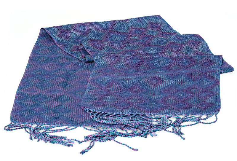 Overview of shawl woven on 12 shafts using the echo-8 technique with a star pattern.