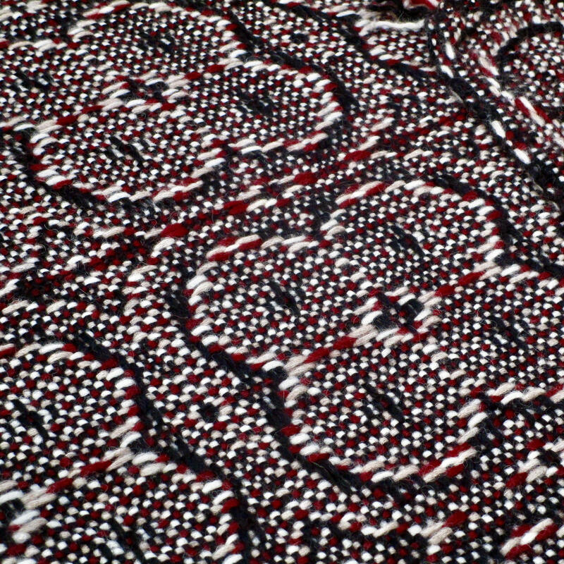Close-up of pattern at a diagonal angle
