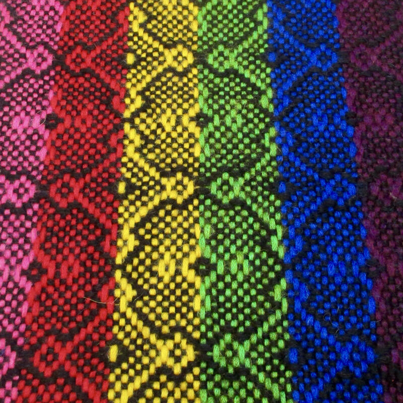 Medium Goldilocks shawl close-up