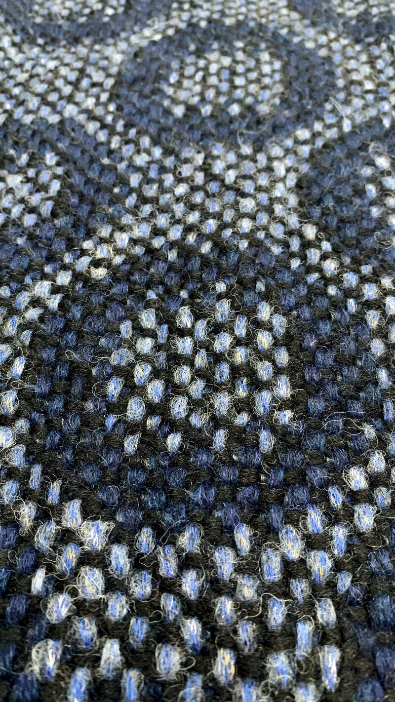 Close-up of the circle pattern at an angle