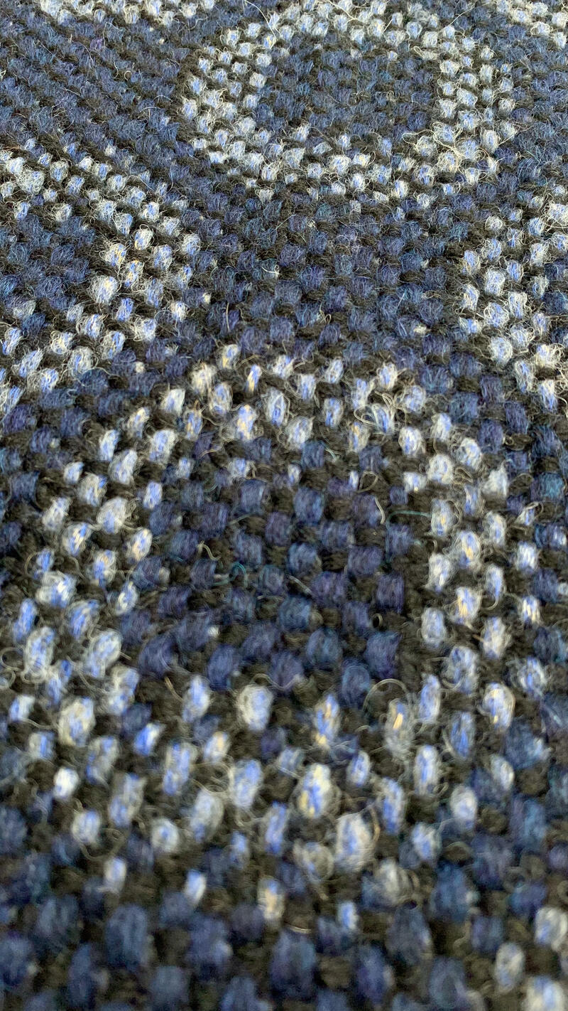 Close-up of the circle pattern at an angle