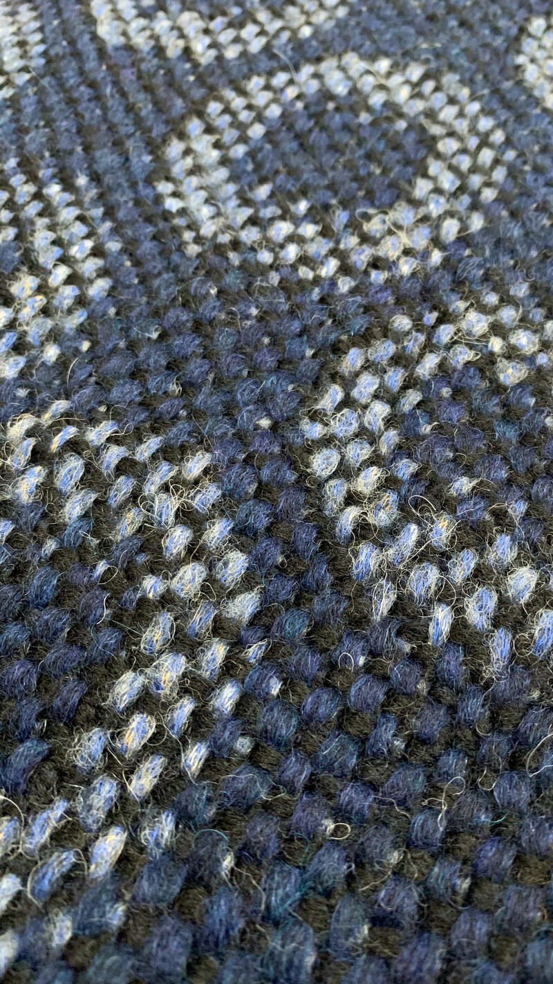 Close-up of the circle pattern at an angle