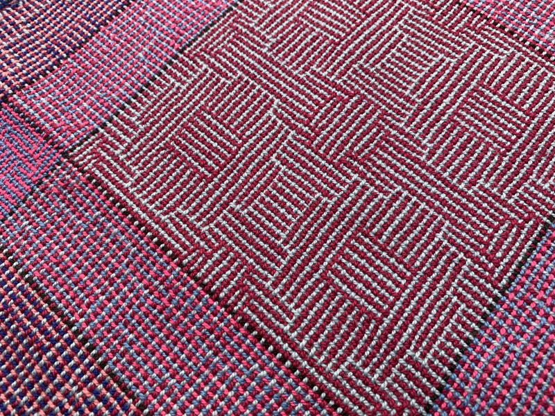 Close-up of the handkerchief with 4-shaft circle pattern