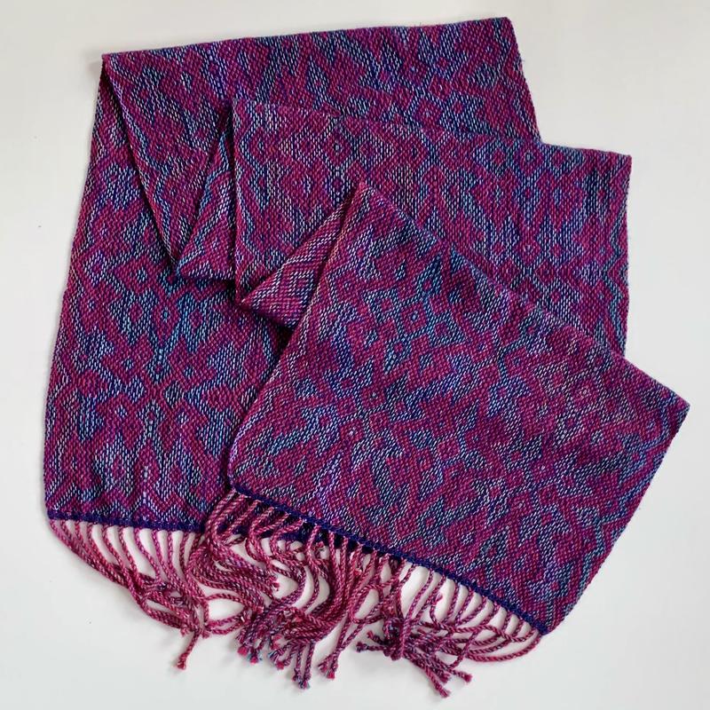 Shawl in turned taquete